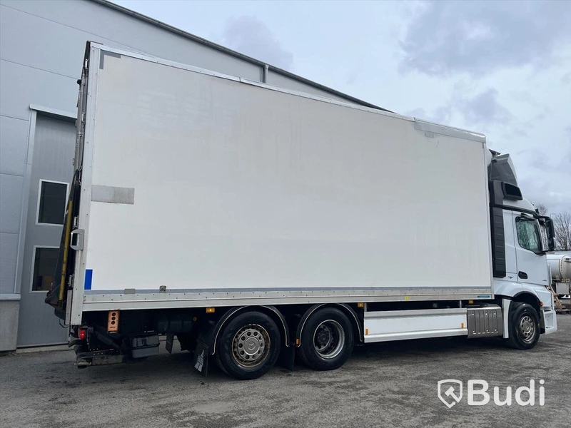 Lastbil Mercedes-Benz Actros 2551, 2014 - med Skabskåp - öppningsbar sida och baklyft
