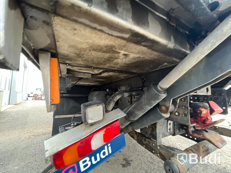 Lastbil Mercedes-Benz Actros 2551, 2014 - med Skabskåp - öppningsbar sida och baklyft