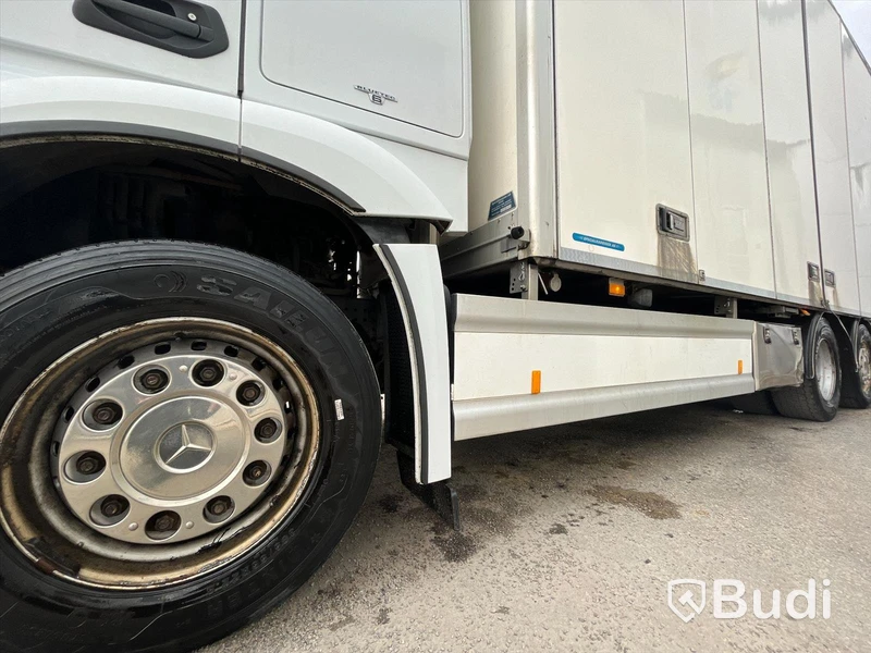 Lastbil Mercedes-Benz Actros 2551, 2014 - med Skabskåp - öppningsbar sida och baklyft