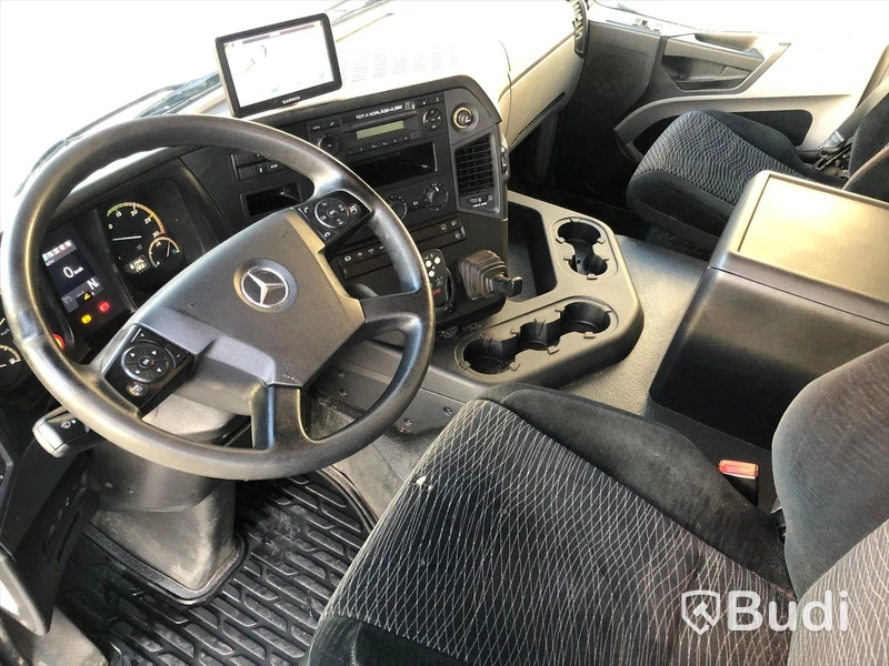 Lastbil Mercedes-Benz Antos | Fastskåp | Euro6