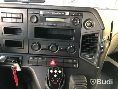 Lastbil Mercedes-Benz Antos | Fastskåp | Euro6
