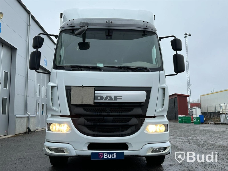 Lastbil DAF LF 290 Euro6 | 2017 | 18P Skåp med öppningsbarsida och baklyft 2T
