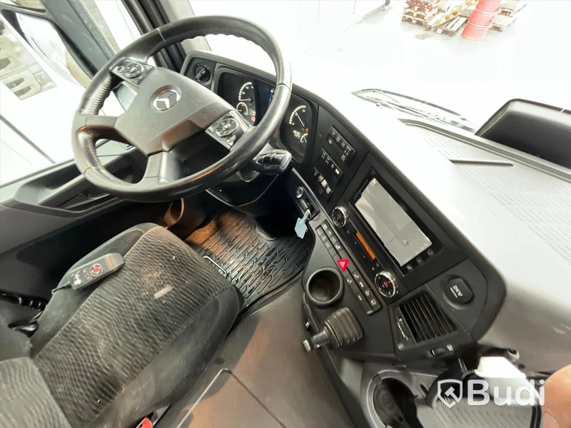 Lastbil Mercedes-Benz Arocs 963-8 | -2017