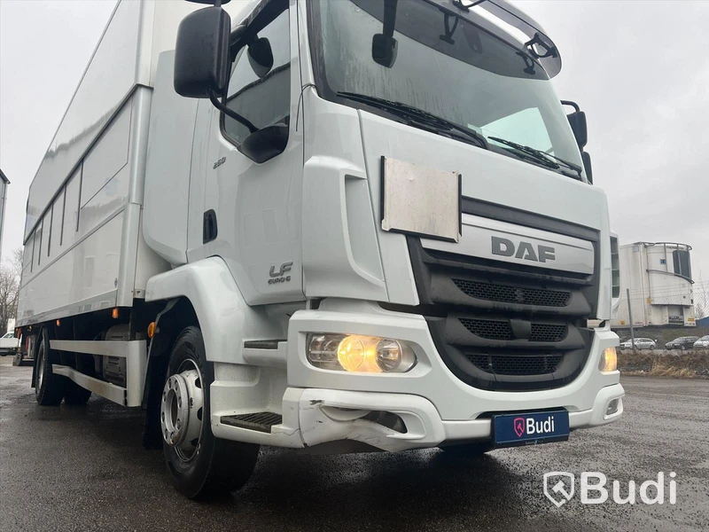 Lastbil DAF LF260I 4x2 | Salaskåp Höj & sänk |