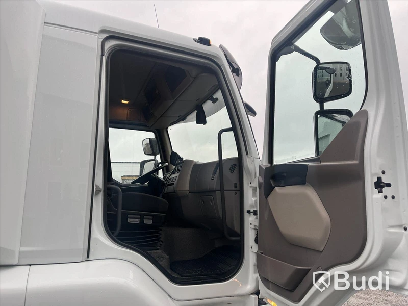 Lastbil DAF LF260I 4x2 | Salaskåp Höj & sänk |