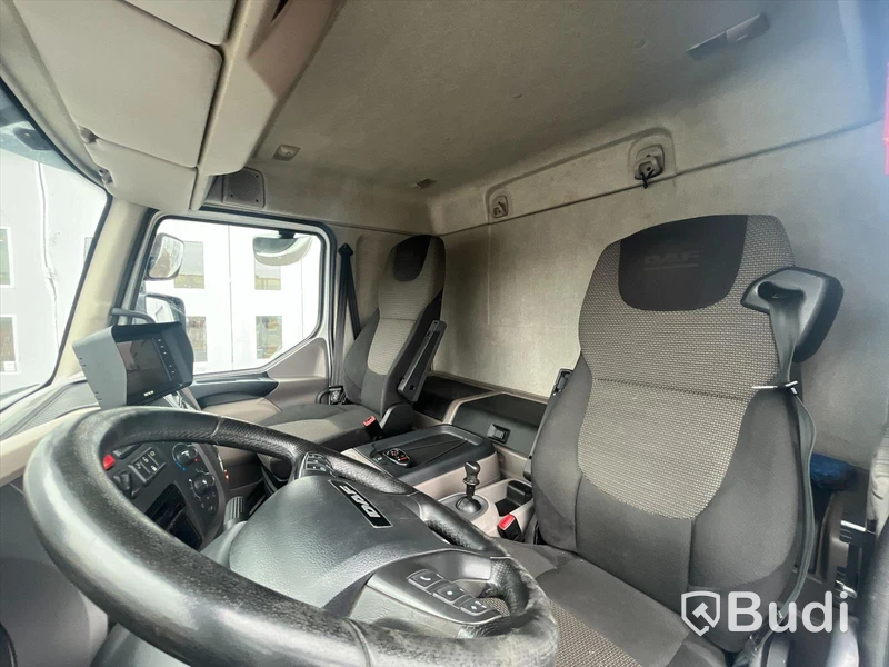 Lastbil DAF LF260I 4x2 | Salaskåp Höj & sänk |