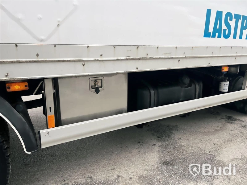 Lastbil Volvo FL 4x2 Höj- & sänkskåp