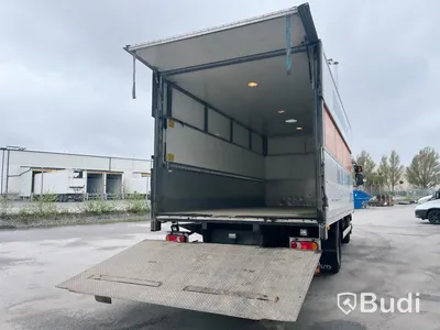 Lastbil Volvo FL 4x2 Höj- & sänkskåp