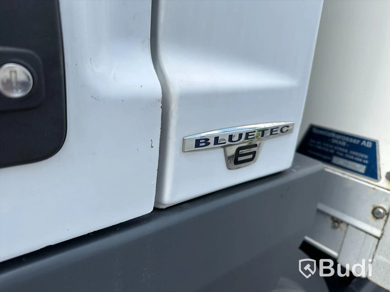 tertagen till MKR  Lastbil Mercedes-Benz 967PKX3 Atego | Höj & Sänk skåp | 2015