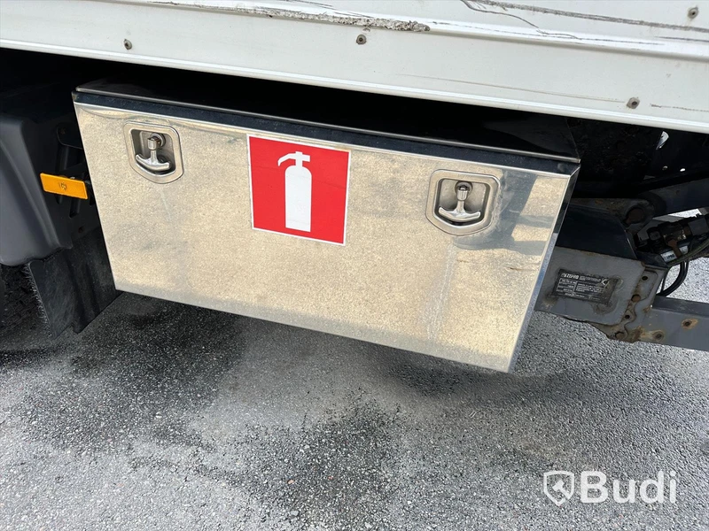 tertagen till MKR  Lastbil Mercedes-Benz 967PKX3 Atego | Höj & Sänk skåp | 2015