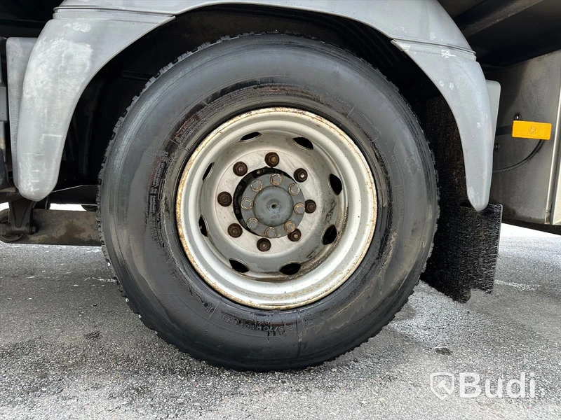tertagen till MKR  Lastbil Mercedes-Benz 967PKX3 Atego | Höj & Sänk skåp | 2015