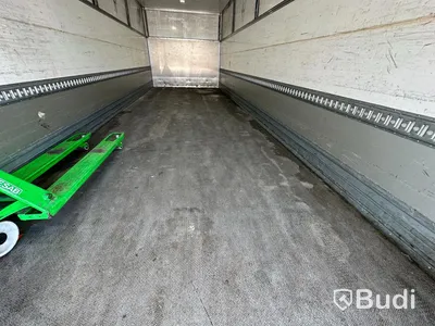 tertagen till MKR  Lastbil Mercedes-Benz 967PKX3 Atego | Höj & Sänk skåp | 2015