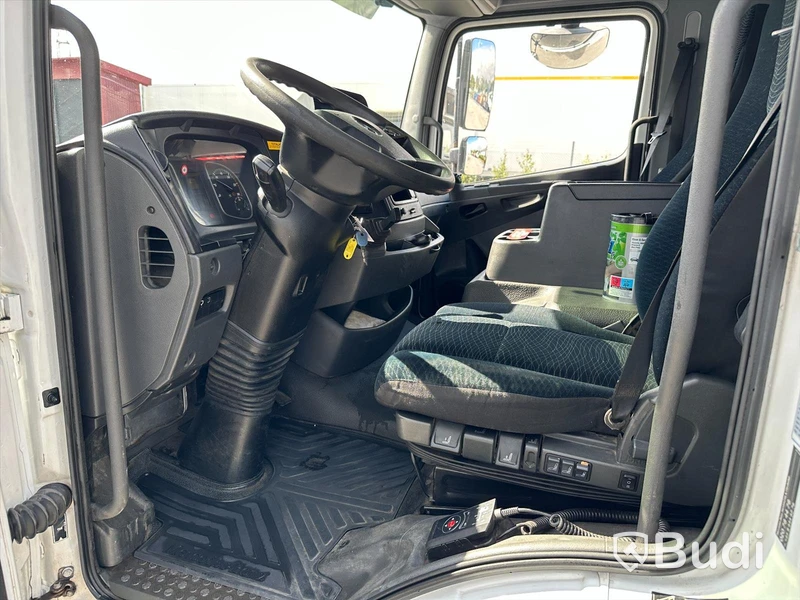 tertagen till MKR  Lastbil Mercedes-Benz 967PKX3 Atego | Höj & Sänk skåp | 2015