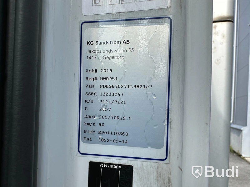 tertagen till MKR  Lastbil Mercedes-Benz 967PKX3 Atego | Höj & Sänk skåp | 2015