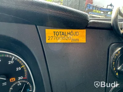 tertagen till MKR  Lastbil Mercedes-Benz 967PKX3 Atego | Höj & Sänk skåp | 2015