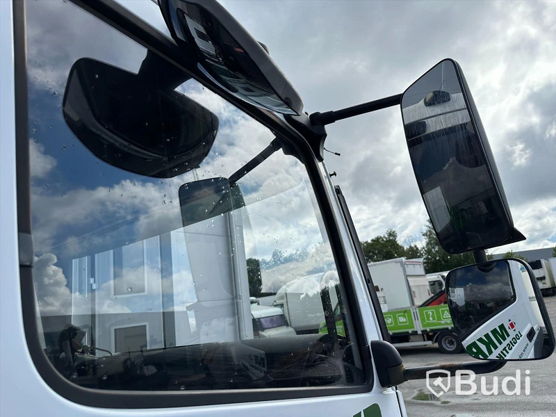 tertagen till MKR  Lastbil Mercedes-Benz 967PKX3 Atego | Höj & Sänk skåp | 2015