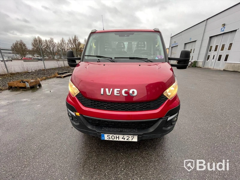 Lastbil Iveco Daily 70c17HA8 Pallfinger kran med EFAB byggnation Euro6