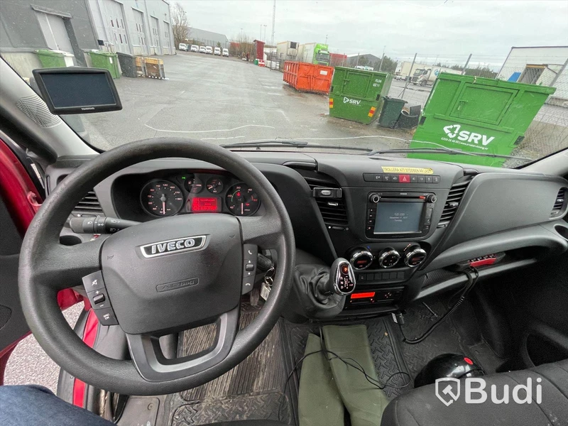Lastbil Iveco Daily 70c17HA8 Pallfinger kran med EFAB byggnation Euro6