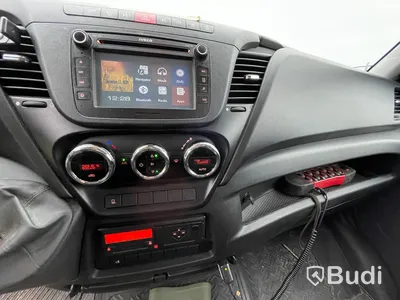 Lastbil Iveco Daily 70c17HA8 Pallfinger kran med EFAB byggnation Euro6