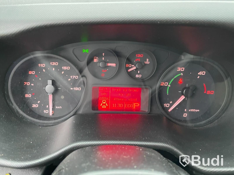Lastbil Iveco Daily 70c17HA8 Pallfinger kran med EFAB byggnation Euro6