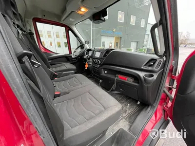 Lastbil Iveco Daily 70c17HA8 Pallfinger kran med EFAB byggnation Euro6