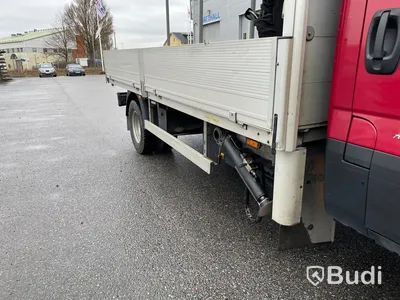 Lastbil Iveco Daily 70c17HA8 Pallfinger kran med EFAB byggnation Euro6