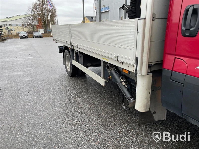 Lastbil Iveco Daily 70c17HA8 Pallfinger kran med EFAB byggnation Euro6