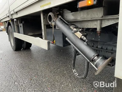 Lastbil Iveco Daily 70c17HA8 Pallfinger kran med EFAB byggnation Euro6