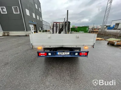 Lastbil Iveco Daily 70c17HA8 Pallfinger kran med EFAB byggnation Euro6