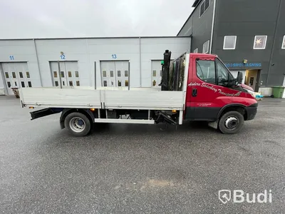 Lastbil Iveco Daily 70c17HA8 Pallfinger kran med EFAB byggnation Euro6