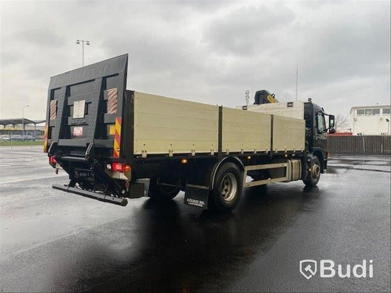 Lastbil Volvo FM260 4x2 med Pallfinger 9001 Kranflak med baklyft