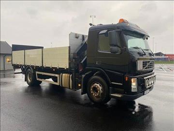  Lastbil Volvo FM260 4x2 med Pallfinger 9001 Kranflak med baklyft 
