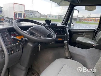Lastbil Volvo FM260 4x2 med Pallfinger 9001 Kranflak med baklyft