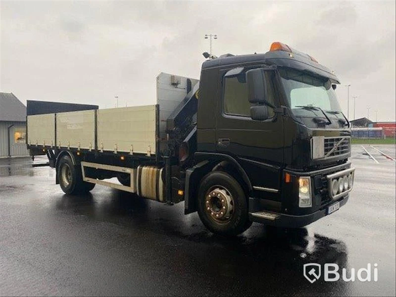 Lastbil Volvo FM260 4x2 med Pallfinger 9001 Kranflak med baklyft