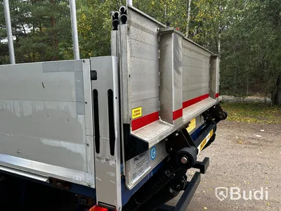 Kranbil DAF LF 290 FA | 2016 | Brädgårdsbil | Kranflak med vikbar baklyft