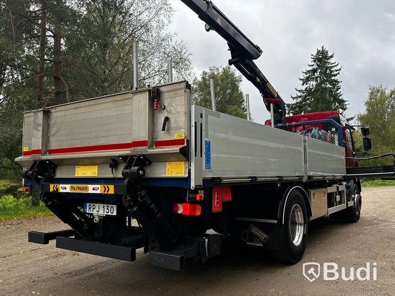 Kranbil DAF LF 290 FA | 2016 | Brädgårdsbil | Kranflak med vikbar baklyft