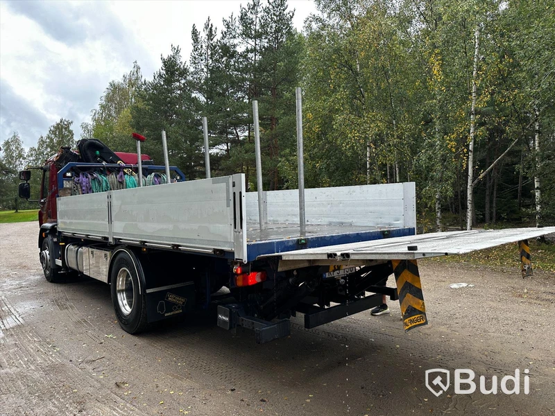 Kranbil DAF LF 290 FA | 2016 | Brädgårdsbil | Kranflak med vikbar baklyft