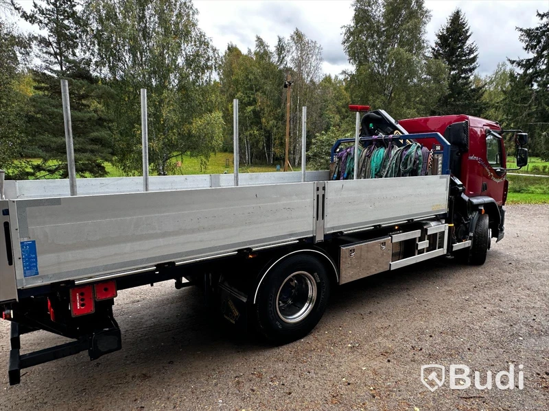 Kranbil DAF LF 290 FA | 2016 | Brädgårdsbil | Kranflak med vikbar baklyft