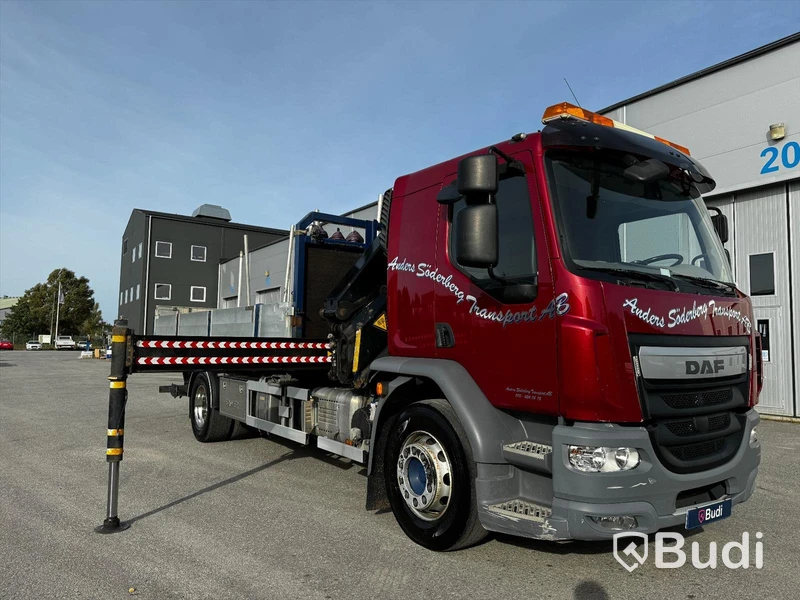 Kranbil DAF LF 290 FA | 2017 | Brädgårdsbil | Kranflak med vikbar baklyft | PK19.001 - EXPORT