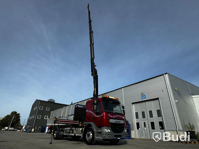 Kranbil DAF LF 290 FA | 2017 | Brädgårdsbil | Kranflak med vikbar baklyft | PK19.001 - EXPORT
