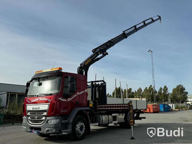 Kranbil DAF LF 290 FA | 2017 | Brädgårdsbil | Kranflak med vikbar baklyft | PK19.001 - EXPORT