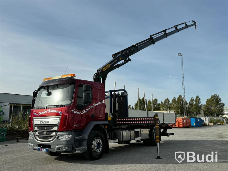 Kranbil DAF LF 290 FA | 2017 | Brädgårdsbil | Kranflak med vikbar baklyft | PK19.001 - EXPORT