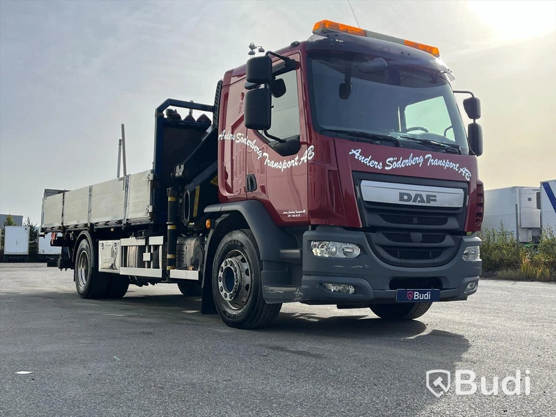 Kranbil DAF LF 290 FA | 2017 | Brädgårdsbil | Kranflak med vikbar baklyft | PK19.001 - EXPORT