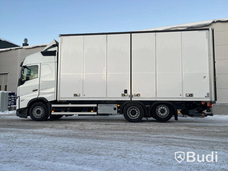 Lastbil Volvo FH 500 Yrkesutbildnings Fjärrbil | 2022 | Automat | Öppningsbar sida | Nypris ca 2 800 000