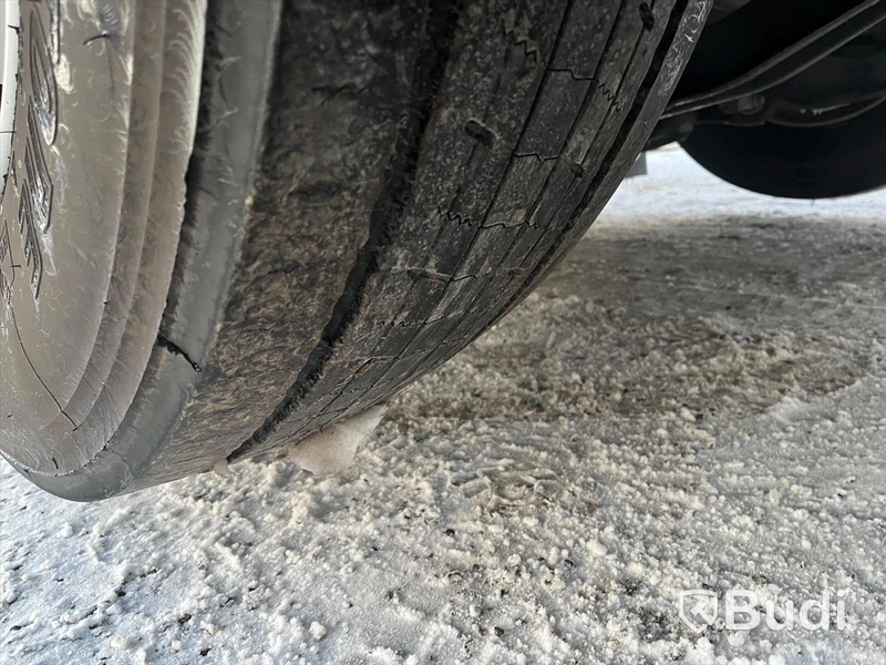 Lastbil Volvo FH 500 Yrkesutbildnings Fjärrbil | 2022 | Automat | Öppningsbar sida | Nypris ca 2 800 000