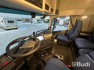 Lastbil Volvo FH 500 Yrkesutbildnings Fjärrbil | 2022 | Automat | Öppningsbar sida | Nypris ca 2 800 000