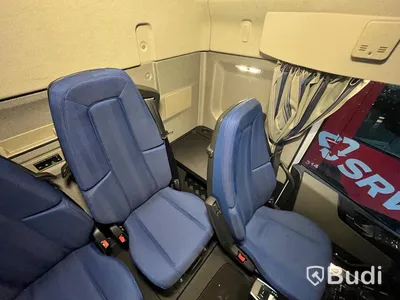 Lastbil Volvo FH 500 Yrkesutbildnings Fjärrbil | 2022 | Automat | Öppningsbar sida | Nypris ca 2 800 000