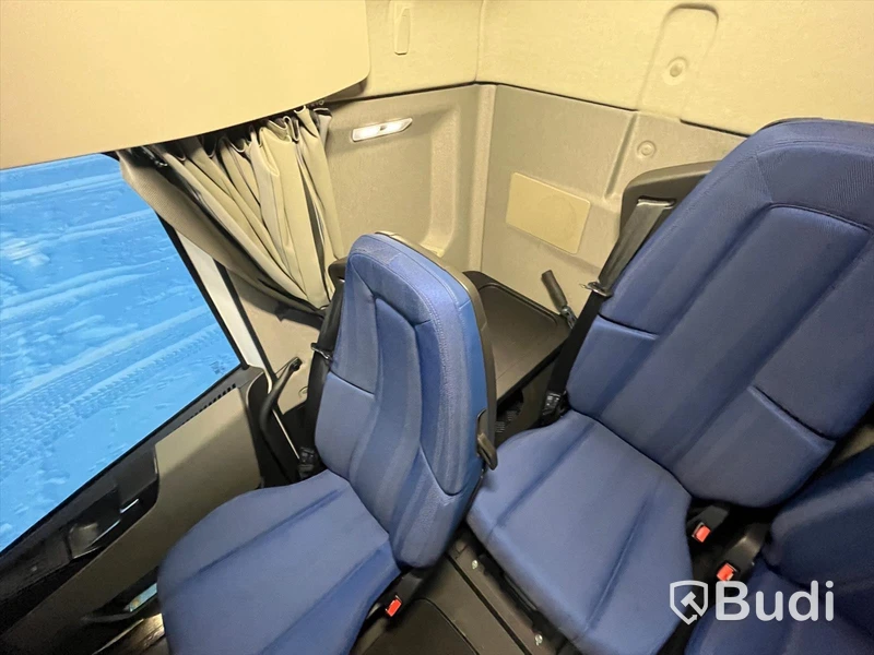 Lastbil Volvo FH 500 Yrkesutbildnings Fjärrbil | 2022 | Automat | Öppningsbar sida | Nypris ca 2 800 000