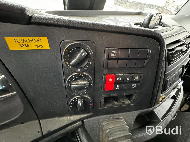 Lastbil Mercedes-Benz Atego 916 | Euro6 | 2017 | 14300mil | SKAB-skåp