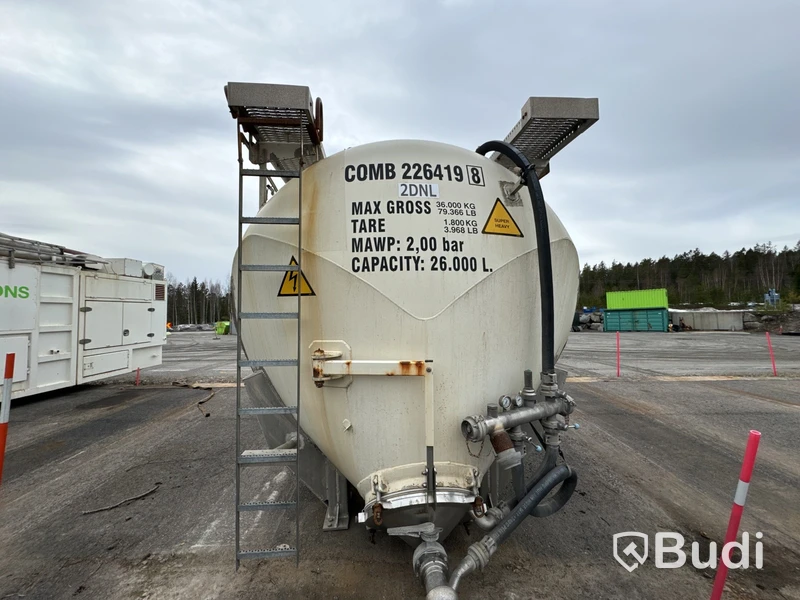 Bulktank i aluminium kört djurfoder och pellets